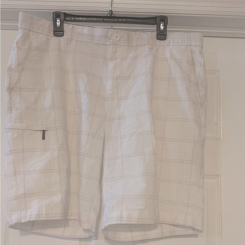 Greg Norman White, plaid golf shorts